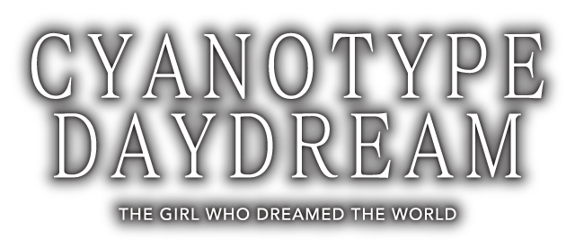 Логотип Cyanotype Daydream -The Girl Who Dreamed the World-